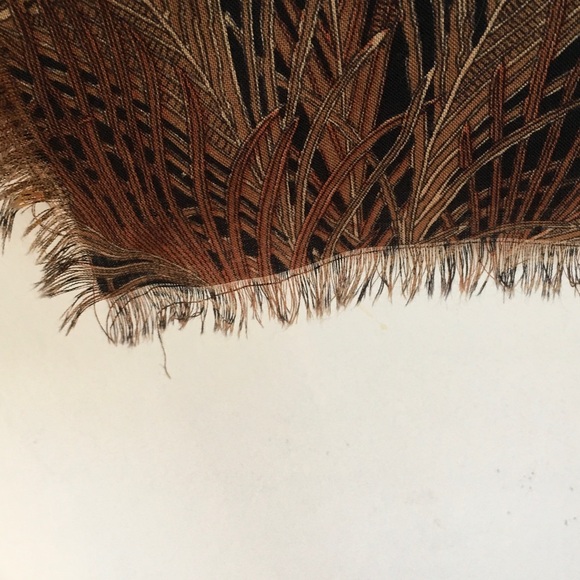 Peacock Feather Patterned Scarf - Picture 3 of 3